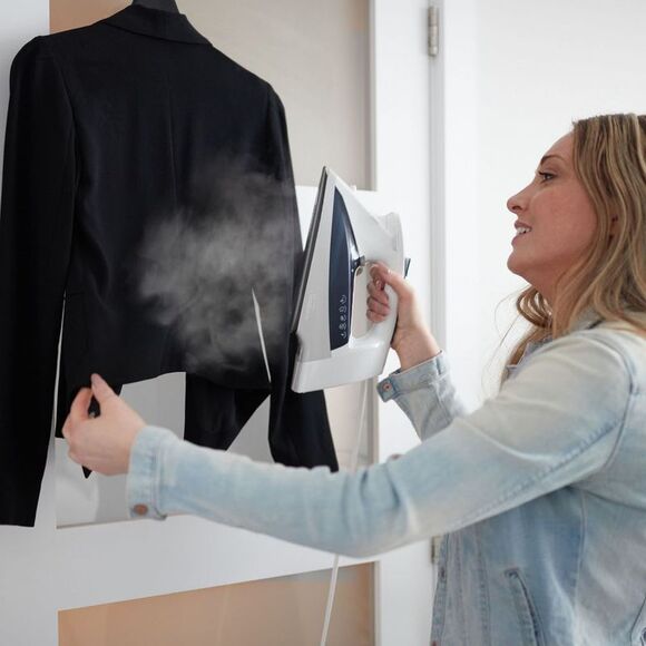 Sunbeam -  1700W Digital Pro Steam Iron with Retracta White - Picture 3 of 5